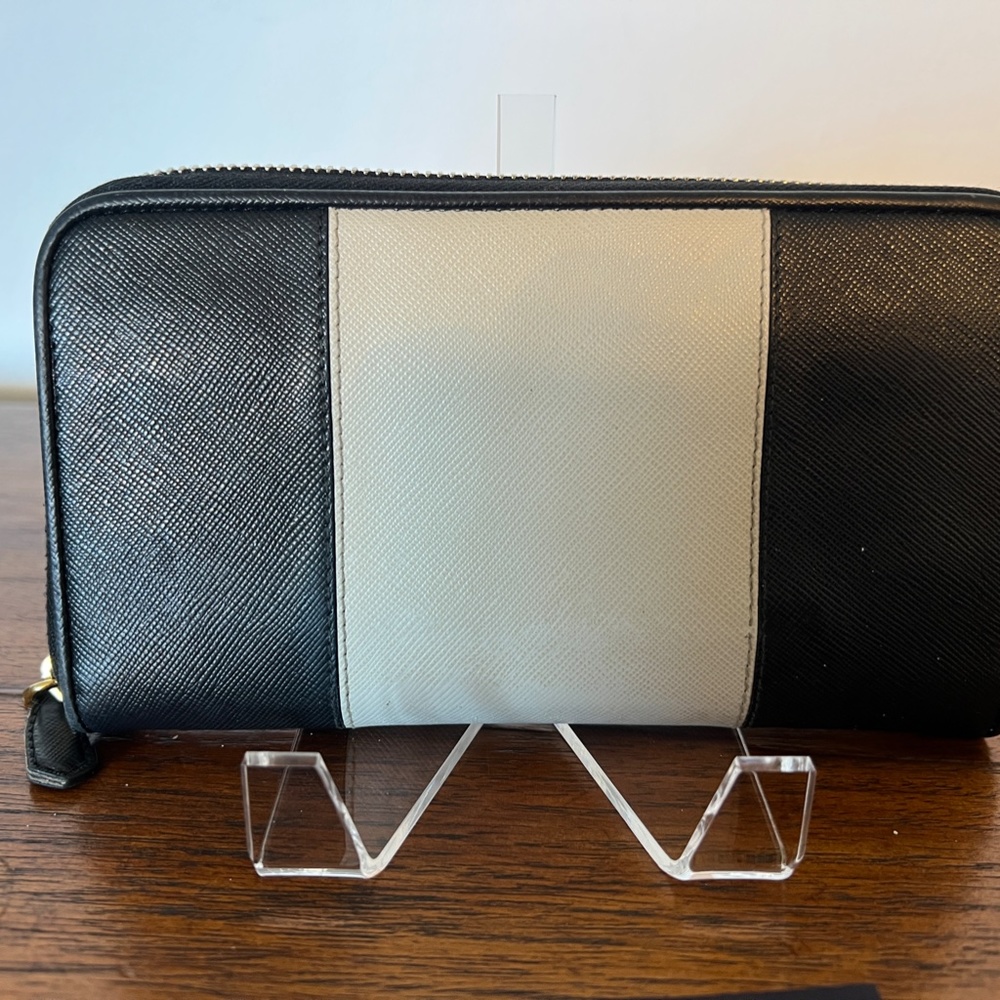 Authentic Prada Wallet - Picture 5 of 6